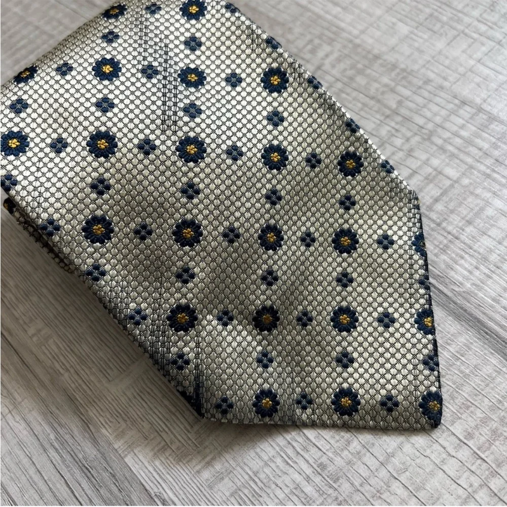 VINTAGE VALENTINO Metallic Gold Floral Tie - Picture 4 of 12